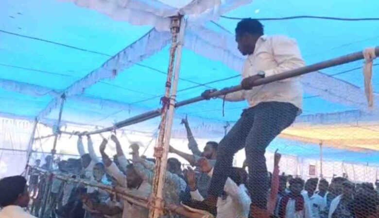 सीमेंट प्लांट की जनसुनवाई में जमकर हंगामा…ADM ने स्थगित की जनसुनवाई