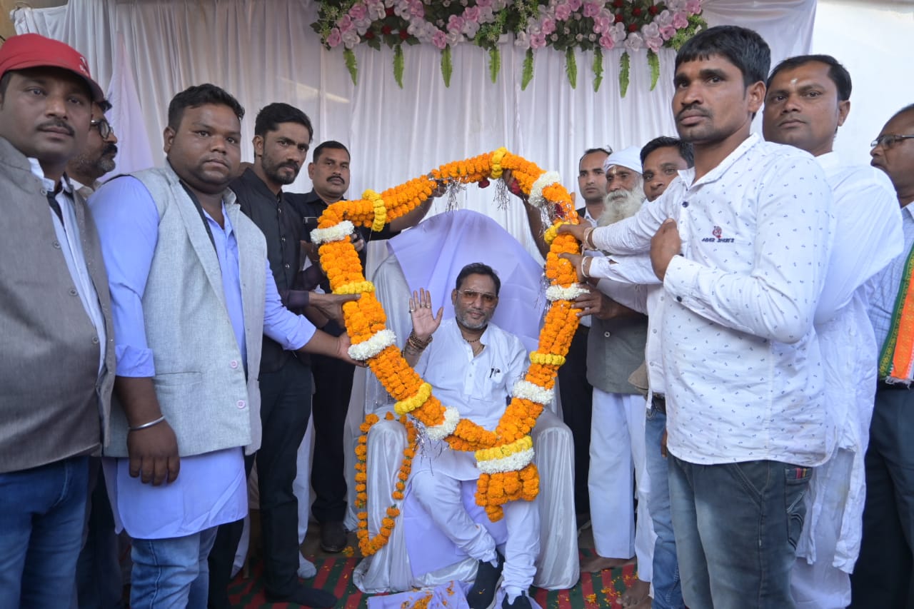 गुरु बाबा घासीदास जयंती में लोक स्वास्थ्य यांत्रिकी एवं ग्रामोद्योग मंत्री हुए शामिल