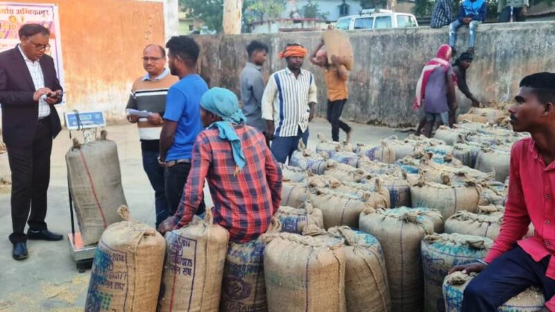 धान खरीदी केन्द्र नागपुर प्रभारी को कारण बताओ नोटिस