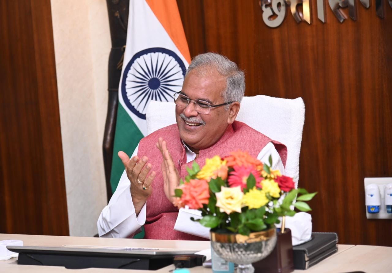 मुख्यमंत्री से भारतीय वन सेवा के प्रशिक्षु अधिकारियों ने की मुलाकात