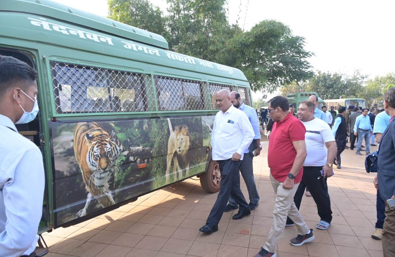 संसदीय समिति ने प्रयास के प्राचार्य और शिक्षकों का किया अभिनंदन