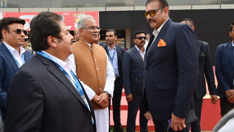 मुख्यमंत्री ने दर्शकों के साथ भारत और न्यूजीलैंड के बीच खेले गए दूसरे वन डे अंतराष्ट्रीय क्रिकेट मैच का आनंद उठाया