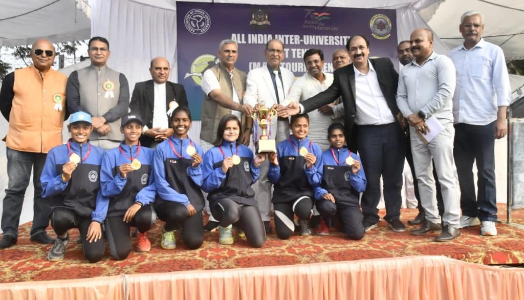 योग आयोग के अध्यक्ष श्री ज्ञानेश शर्मा ने सॉफ्ट टेनिस टूर्नामेंट के विजेताओं को किया पुरस्कृत