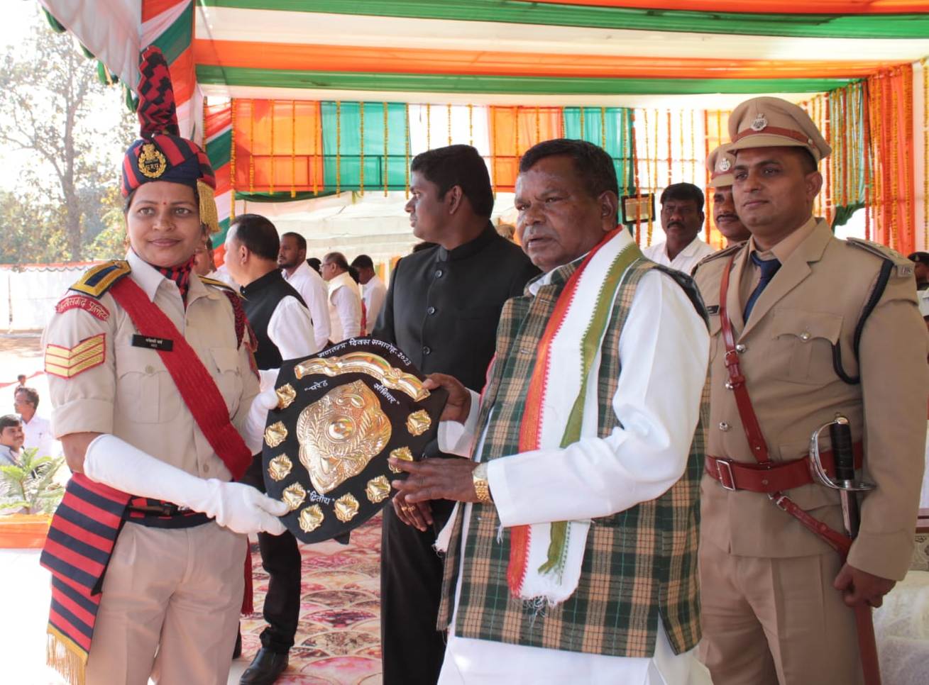 मंत्री श्री कवासी लखमा ने सुकमा में किया ध्वजारोहण