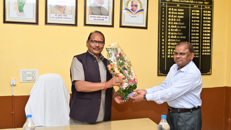 गुणवत्तापूर्ण शिक्षा के लिए सरकार कर रही हर संभव प्रयास- मंत्री डाॅ. टेकाम