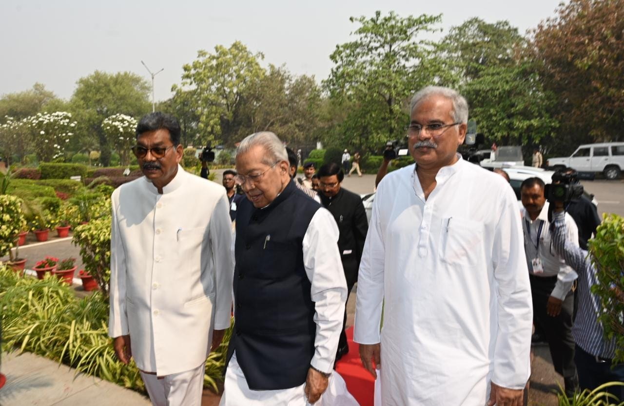 राज्यपाल श्री विश्वभूषण हरिचंदन छत्तीसगढ़ विधानसभा के 16वें सत्र को संबोधित करने विधानसभा पहुंचे