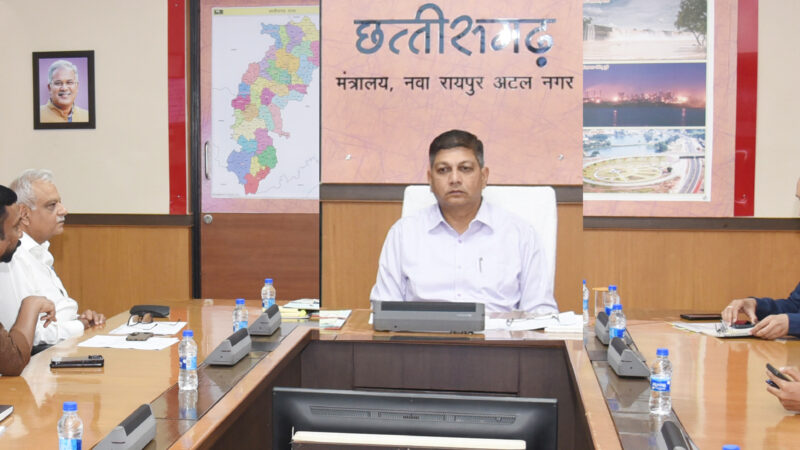 मुख्य सचिव ने कौशल विकास तकनीकी शिक्षा एवं रोजगार,स्कूल शिक्षा तथा ग्रामोद्योग विभाग की समीक्षा