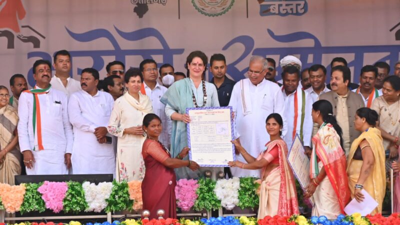 मुख्यमंत्री श्री भूपेश बघेल ने जगदलपुर में ’मुख्यमंत्री आदिवासी परब सम्मान निधि योजना’ का किया शुभारंभ