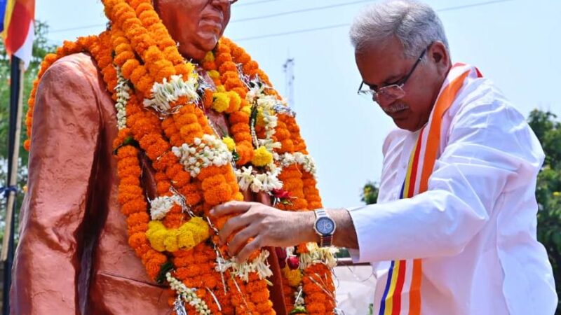मुख्यमंत्री अंबेडकर सार्वजनिक जयंती समारोह में हुए शामिल