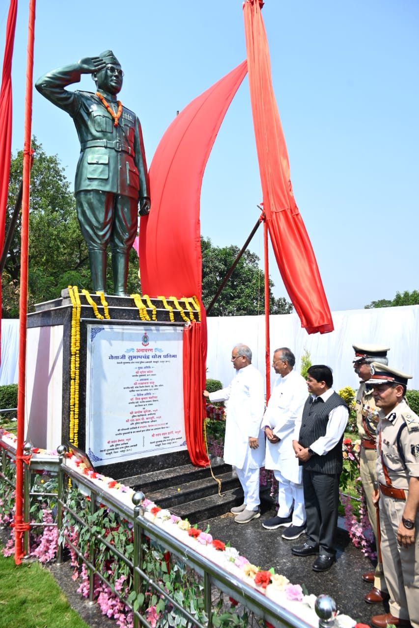 मुख्यमंत्री ने अकादमी के नव निर्मित बैरक का किया लोकार्पण