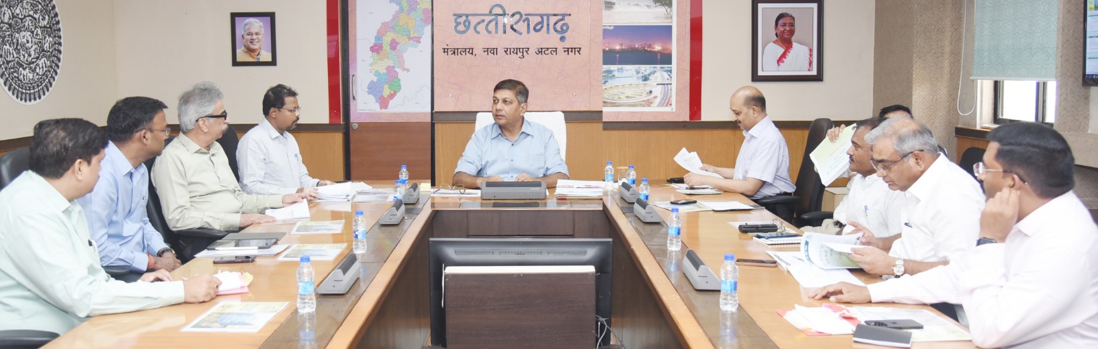 वन, गृह एवं जेल विभाग के कार्यों की समीक्षा