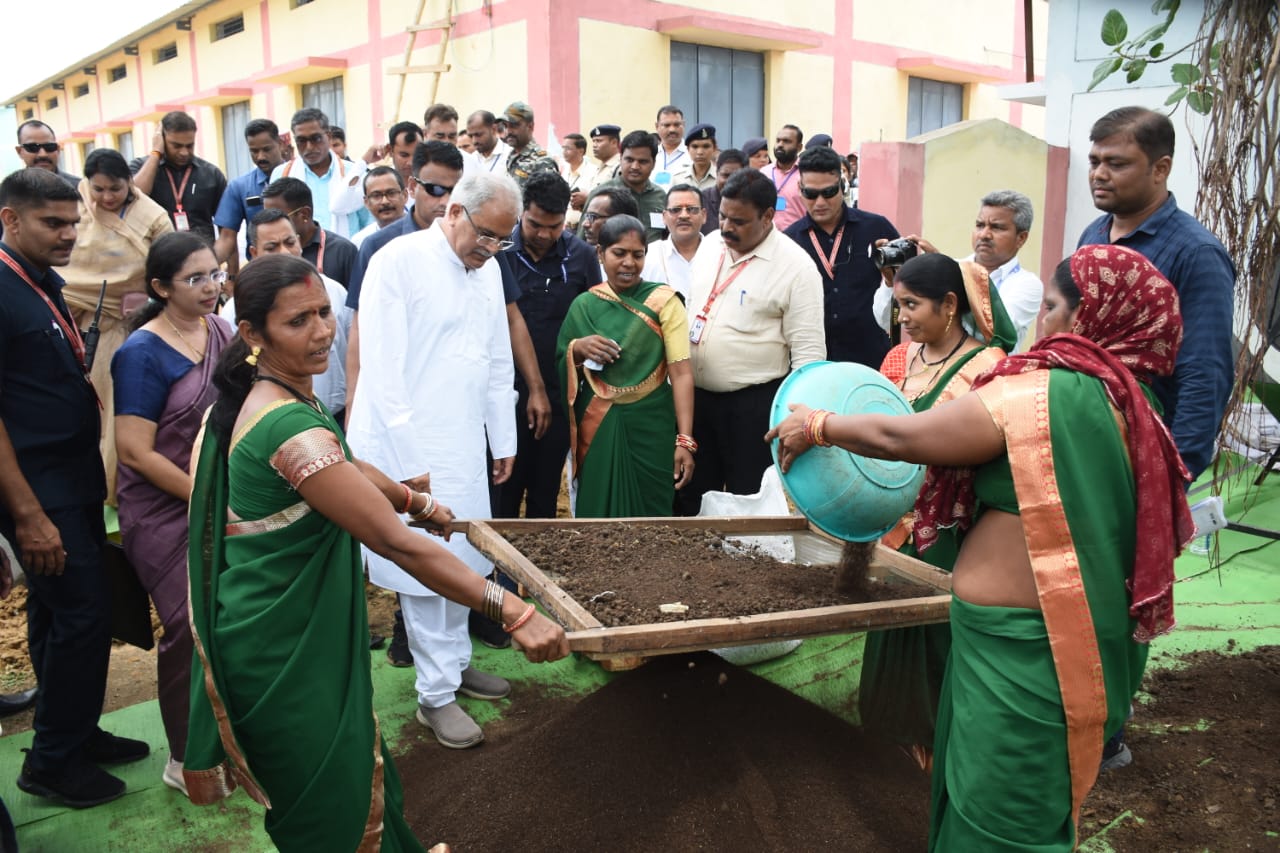 हंचलपुर गौठान समिति की महिला सदस्यों ने जताया मुख्यमंत्री का आभार