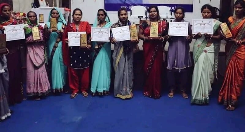 17 लाख रुपए का वर्मी खाद बेचकर समूह ने कमाया 7 लाख रुपए का शुद्ध लाभ