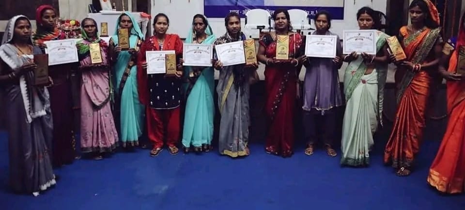 17 लाख रुपए का वर्मी खाद बेचकर समूह ने कमाया 7 लाख रुपए का शुद्ध लाभ