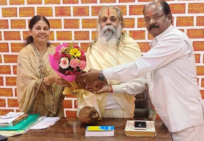 राज्य गौसेवा आयोग के अध्यक्ष राजेश्री महंत डॉ. रामसुंदर दास को डी. लिट की उपाधि मिलने पर संस्कृत बोर्ड ने दी बधाई