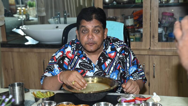श्रम मंत्री डॉ. डहरिया ने बोरे-बासी खाकर श्रमिकों का बढ़ाया मान