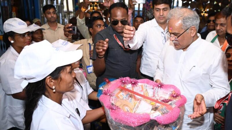 छत्तीसगढ़ सरकार पुरातन काल से चली आ रही पौनी पसारी की परंपरा को सहेजने का कार्य कर रही: मुख्यमंत्री श्री बघेल