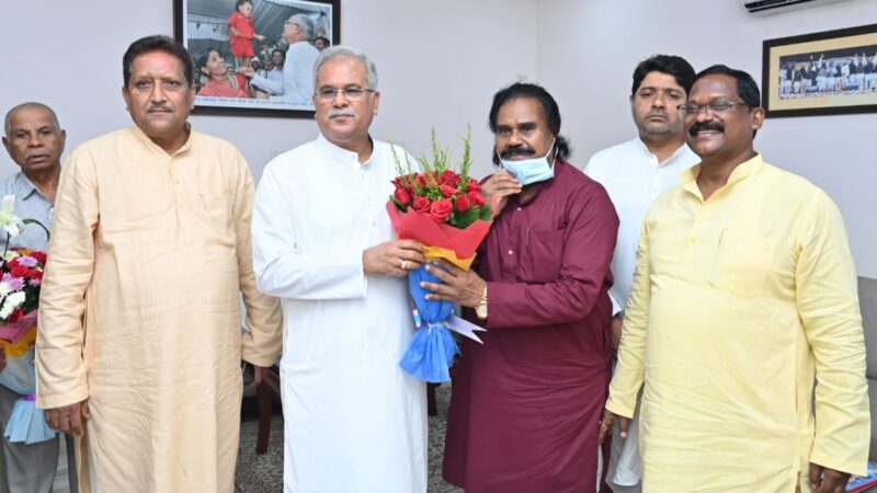 मुख्यमंत्री से राज्य औद्योगिक विकास निगम के नवनियुक्त अध्यक्ष श्री नंदकुमार साय ने की सौजन्य मुलाकात