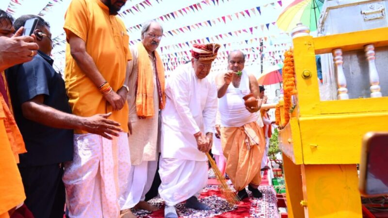 राज्यपाल श्री विश्वभूषण हरिचंदन रथयात्रा महोत्सव में शामिल हुए