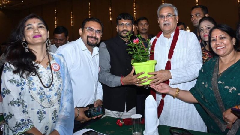 छत्तीसगढ़िया संस्कृति को संवारने में कलाकारों का महत्वपूर्ण योगदान: मुख्यमंत्री श्री बघेल