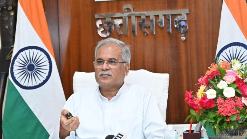 मुख्यमंत्री श्री बघेल ने हरेली तिहार के मौके पर पशुपालक किसानों और गोधन न्याय योजना के हितग्राहियों को 16.29 करोड़ रूपए की दी सौगात