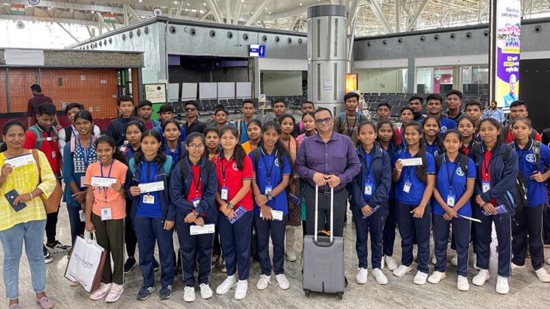 राष्ट्रपति से 22 अगस्त को भेंट करेंगे एकलव्य के 40 विद्यार्थी,वायुयान से पहली बार दिल्ली पहुंचे विद्यार्थी