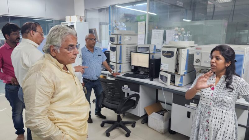 वेयरहाउस के चेयरमैन विधायक अरुण वोरा ने किया नागपुर फूड टेस्टिंग लैब का निरक्षण 