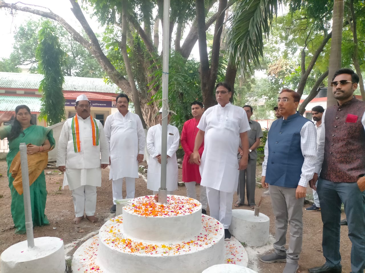 अरपा बेसिन विकास प्राधिकरण कार्यालय सहित विभिन्न ध्वजारोहण समारोह में शामिल रहें, अभय नारायण राय