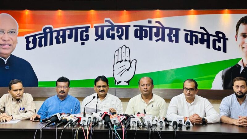 मोदी सरकार यात्री रेल को बंद करने का साजिश रच रही है : कांग्रेस