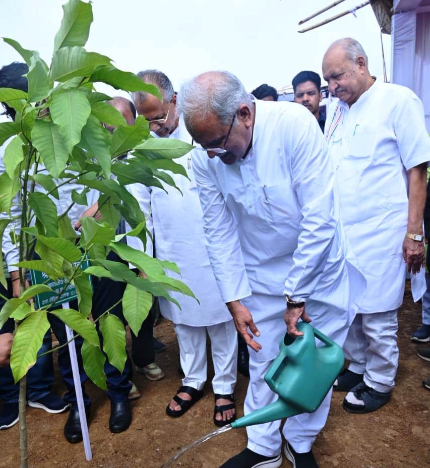 मुख्यमंत्री श्री भूपेश बघेल ने नवा रायपुर में छत्तीसगढ़ कृषि भवन की रखी आधारशिला