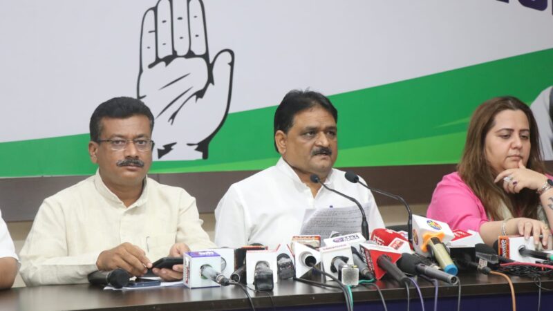 गंगाजल से लेकर कफन तक में जीएसटी वसूल रही मोदी सरकार :कांग्रेस