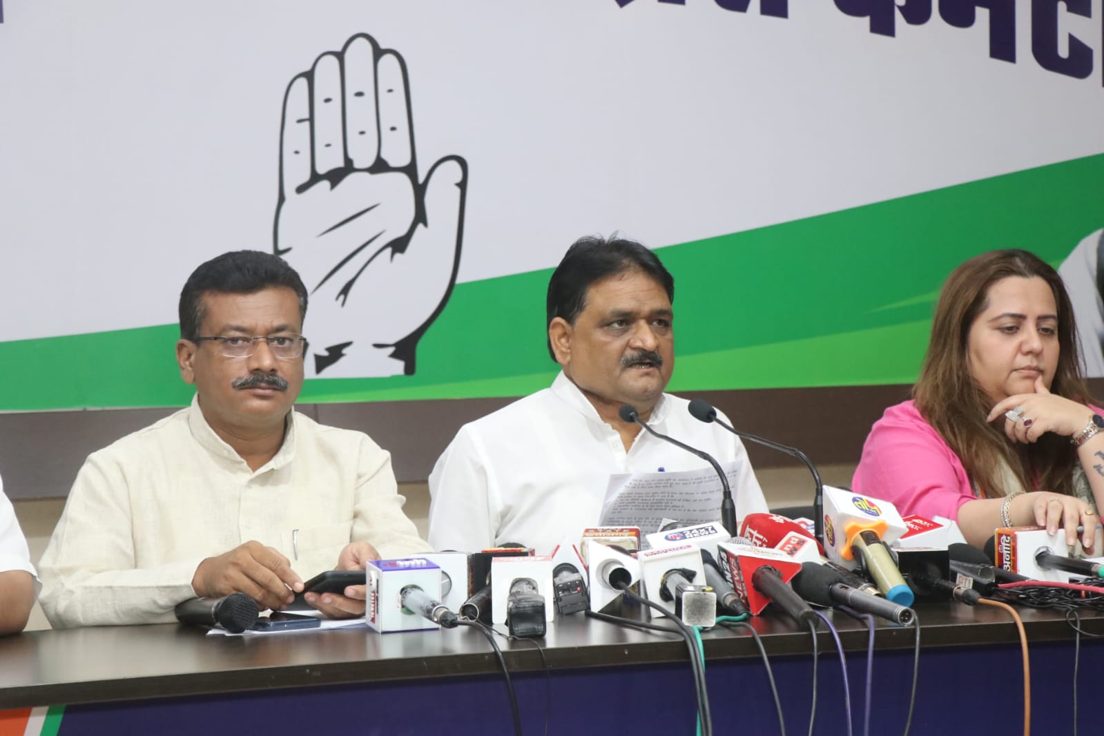 गंगाजल से लेकर कफन तक में जीएसटी वसूल रही मोदी सरकार :कांग्रेस