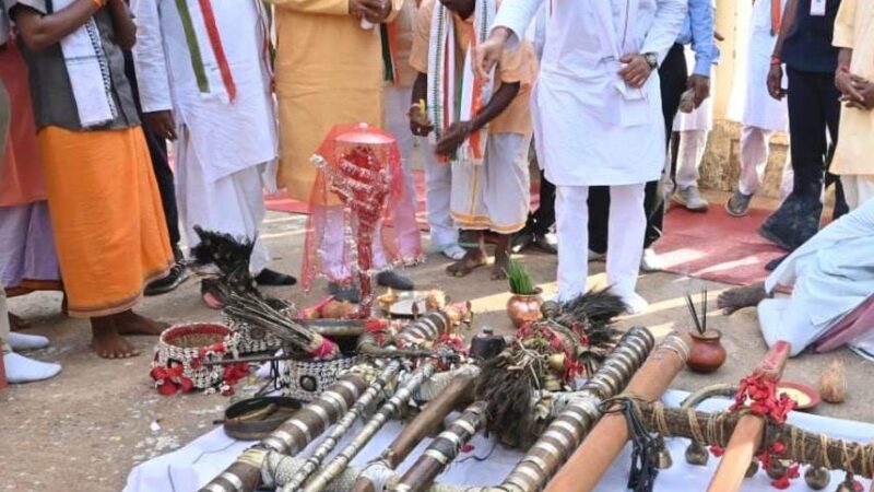 बस्तर की देवगुड़ियां और मातागुड़ियां हुई लिपिबद्ध3456 देवगुड़ियों और मातागुड़ियों को मिला सामुदायिक वनाधिकार पत्र…6466 एकड़ भूमि देवगुड़ी और मातागुड़ी के नाम से संरक्षित