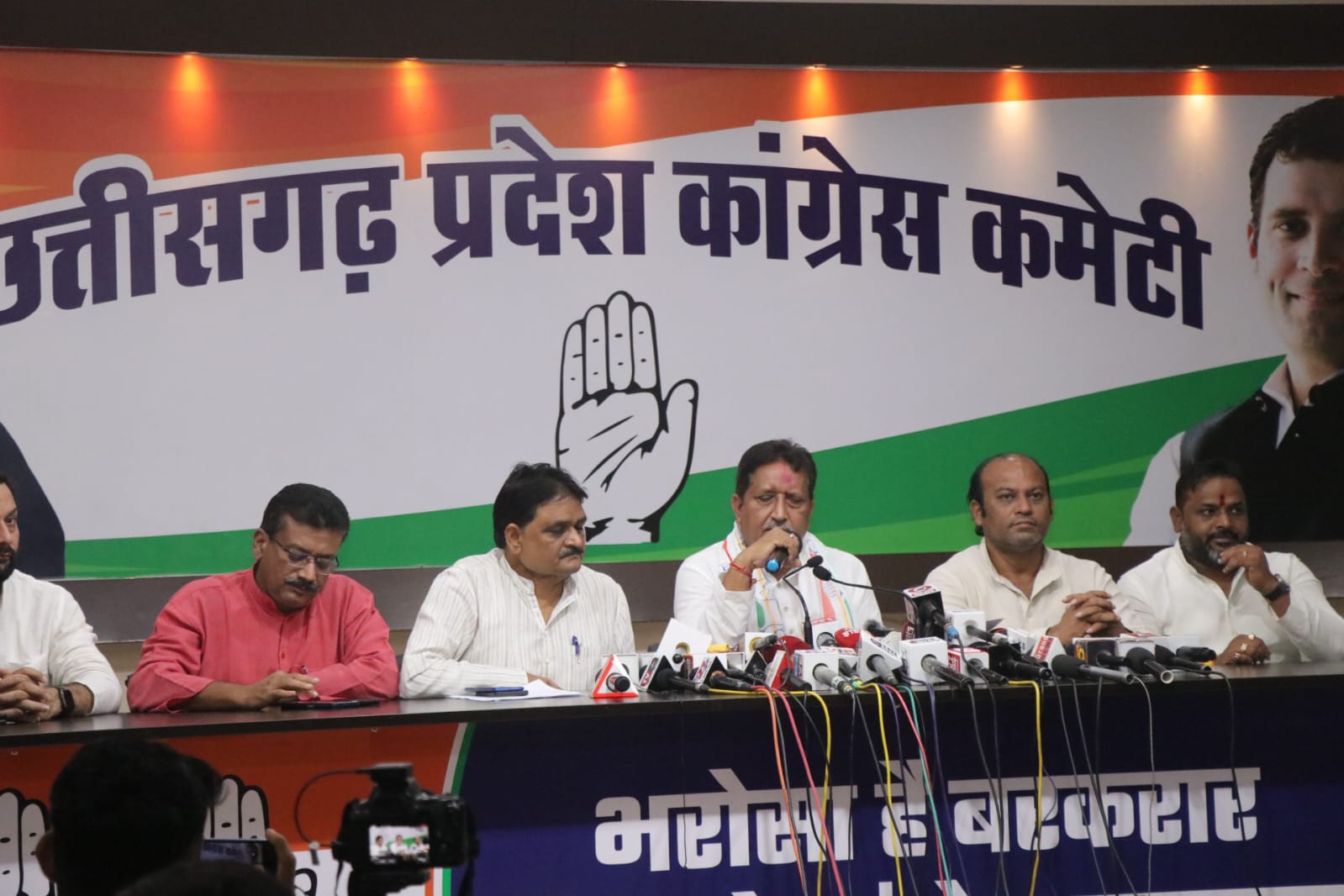 भाजपा धान खरीदी में अड़ंगा लगाती है-गिरीश देवांगन