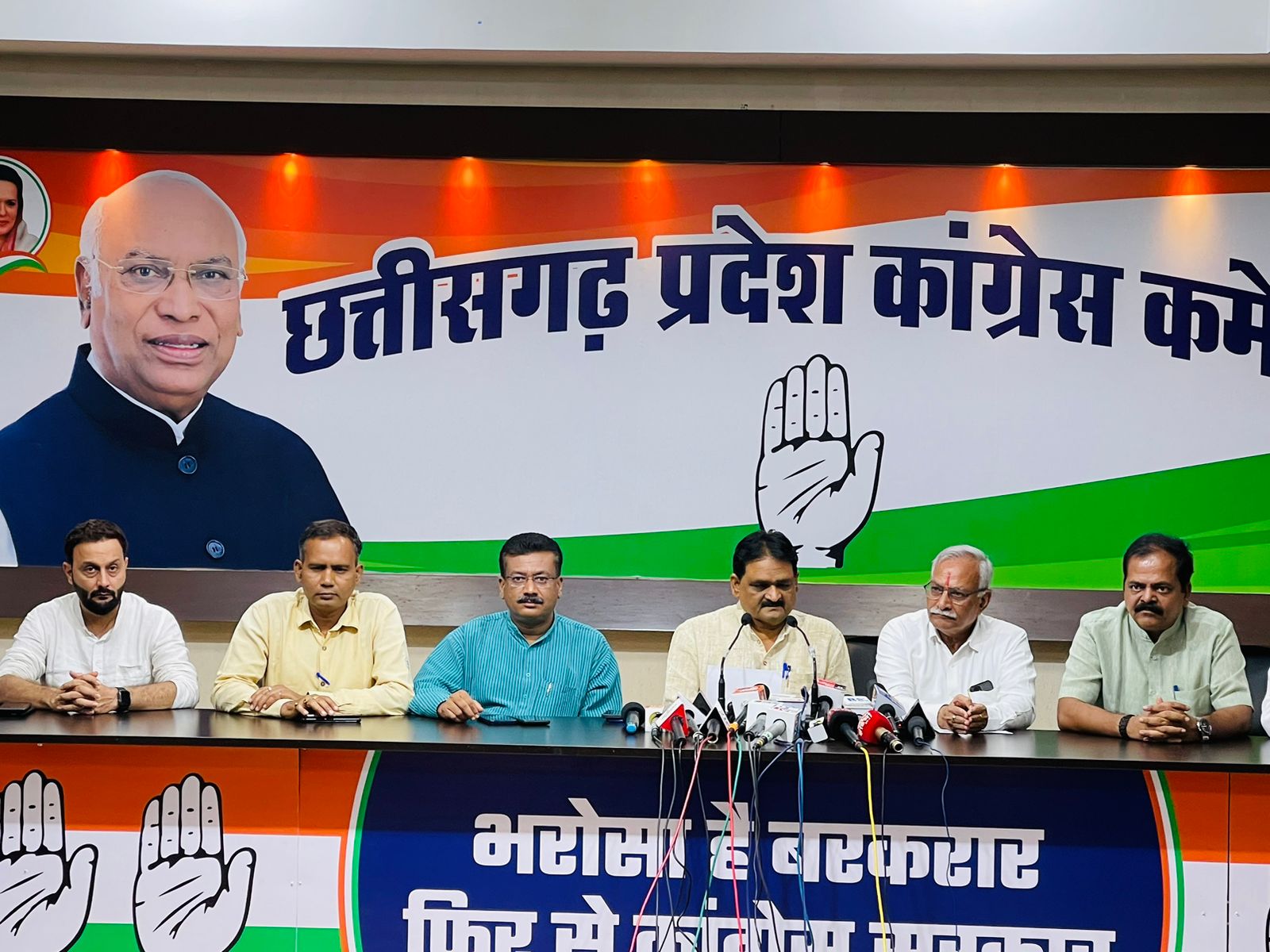 अमित शाह, रमन सिंह के 1 लाख करोड़ के भ्रष्टाचार पर क्यों मौन थे?- कांग्रेस