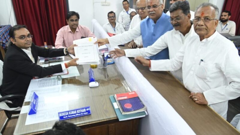 सीएम भूपेश बघेल ने दुर्ग से नामांकन दाखिल किया