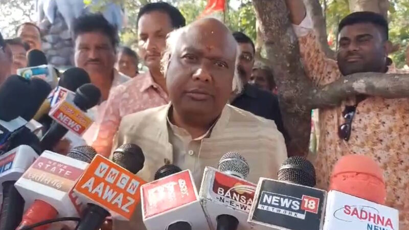 कांग्रेस विधायक चिंतामणि महाराज ने भाजपा नेताओं से मुलाकात के बाद मीडिया से चर्चा की