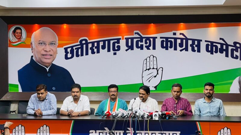 मोदी, भूपेश बघेल एवं कांग्रेस से इतना डरे हुये कि 45 मिनट में 54 बार कांग्रेस का नाम लिये:सुशील आनंद शुक्ला