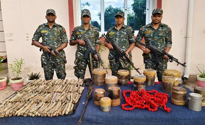 सुरक्षाबलों का एंटी नक्सल ऑपरेशन जारी…सर्चिंग के दौरान सुरक्षाबलों ने भारी मात्रा में आईईडी बरामद किया