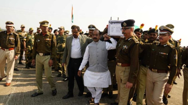 उपमुख्यमंत्री अरुण साव ने शहीद जवान को दी श्रद्धांजलि