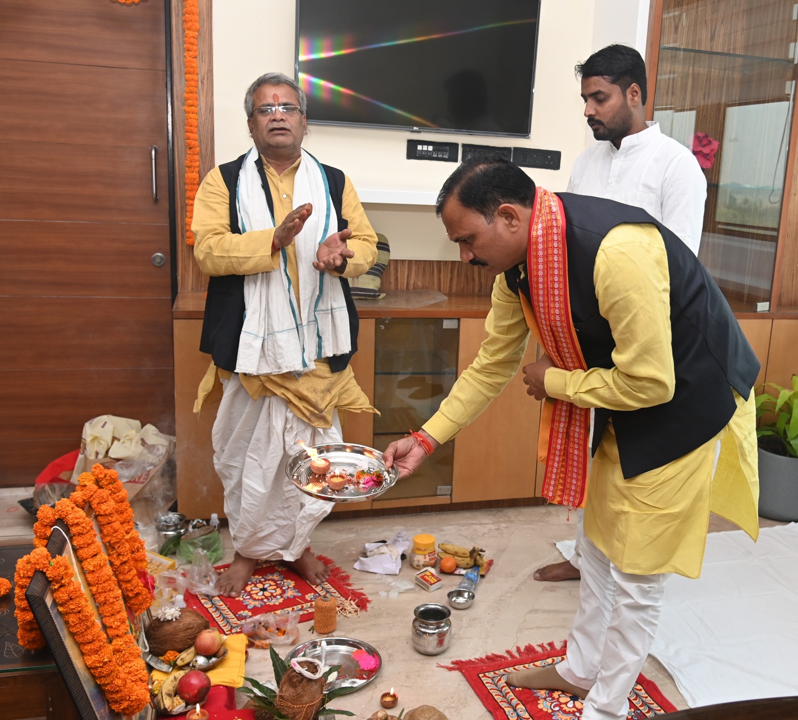 नव वर्ष के पहले दिन स्वास्थ्य एवं परिवार कल्याण मंत्री श्री जायसवाल ने ग्रहण किया कार्यभार