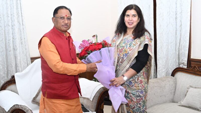 सांसद सुश्री सरोज पांडेय ने मुख्यमंत्री को दी नववर्ष की शुभकामनाएं