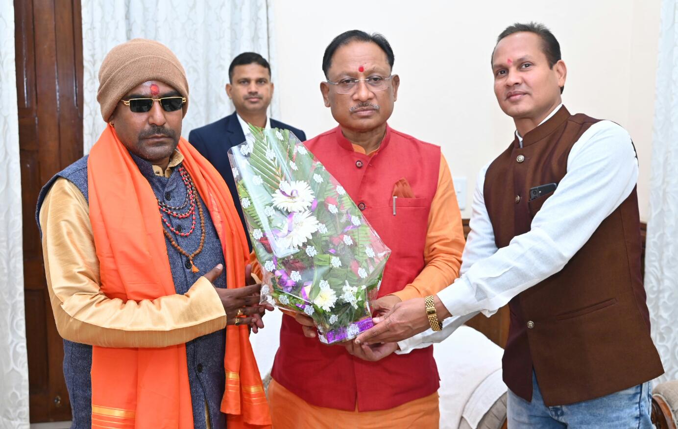 कामाख्या देवी मंदिर के पुजारी ने मुख्यमंत्री को दी नववर्ष की शुभकामनाएं