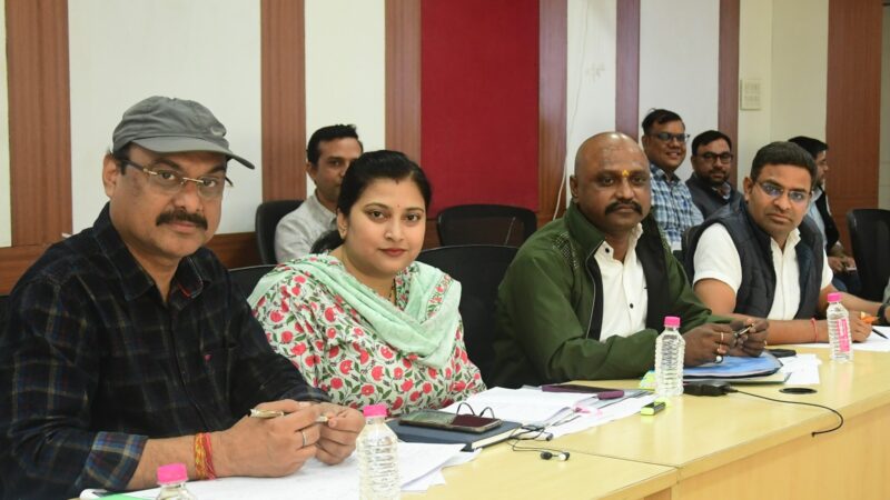 चिप्स के मुख्य कार्यपालन अधिकारी ने परियोजनाओं का प्रस्तुतीकरण दिया 