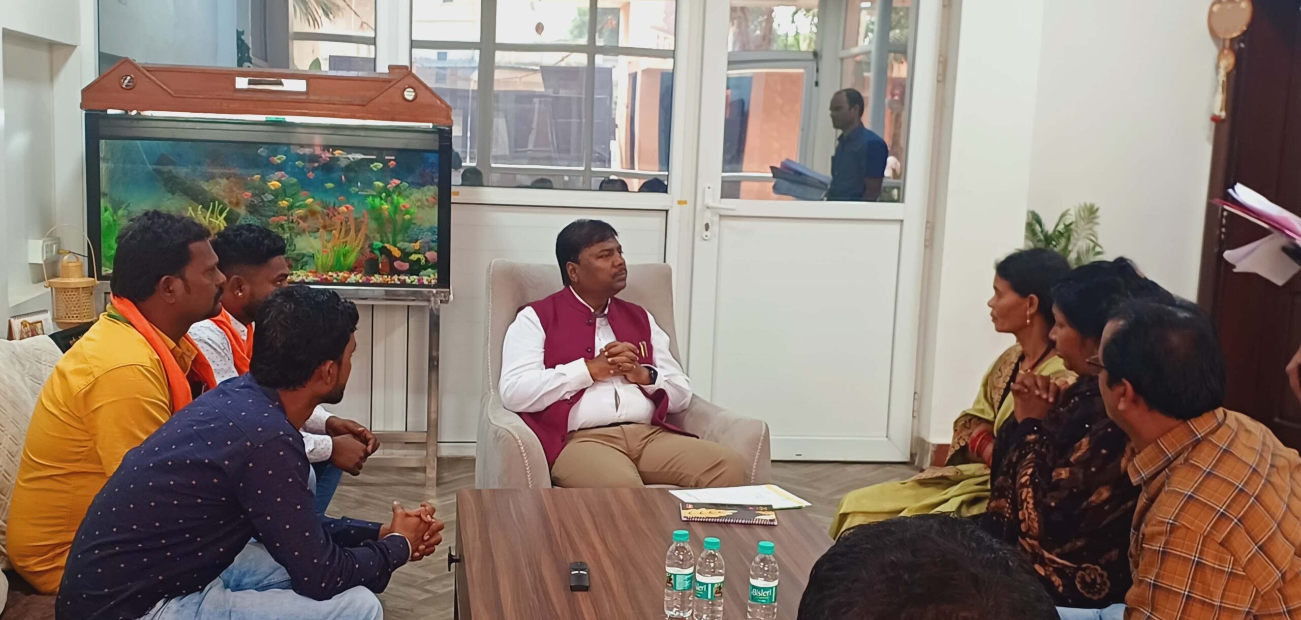 क्षेत्र के विकास के लिए रखी विभिन्न मांग: मंत्री श्री कश्यप ने जल्द पूरा करने का दिया आश्वासन