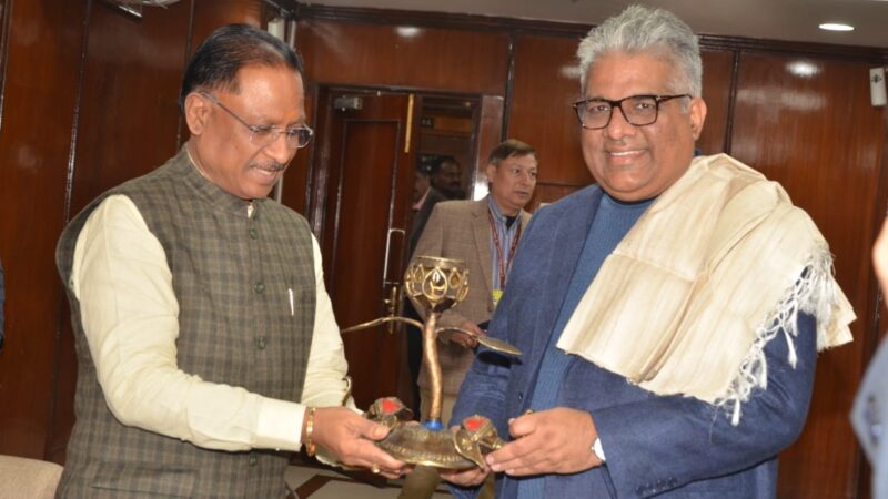 हुडको के अध्यक्ष ने की मुख्यमंत्री से सौजन्य मुलाकात