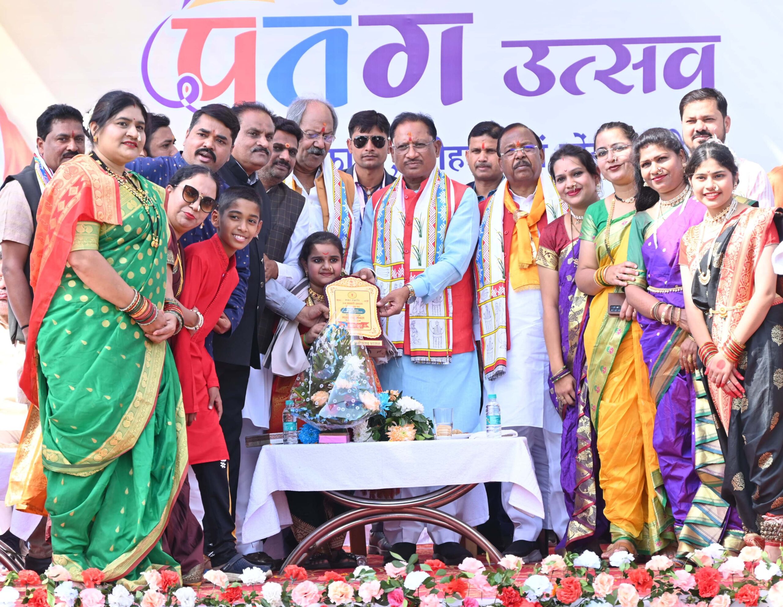 मुख्यमंत्री श्री विष्णु देव साय ने पतंग उड़ाकर ‘‘पतंग उत्सव‘‘ का किया शुभारंभ