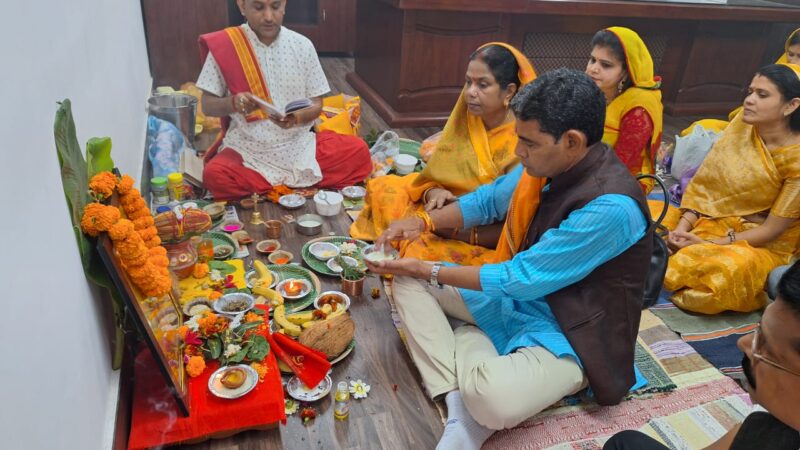 राजस्व एवं आपदा प्रबंधन मंत्री श्री टंकराम वर्मा ने शंकर नगर स्थित बी-5/10 बँगला में कार्यालय किया प्रारंभ