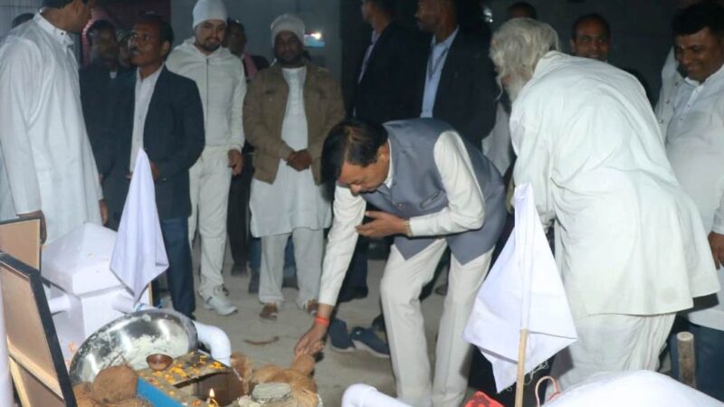 गुरूपर्व में शामिल हुए उद्योग मंत्री श्री देवांगन कोहड़िया में विकास कार्यों के लिए 35 लाख रूपए की घोषणा की