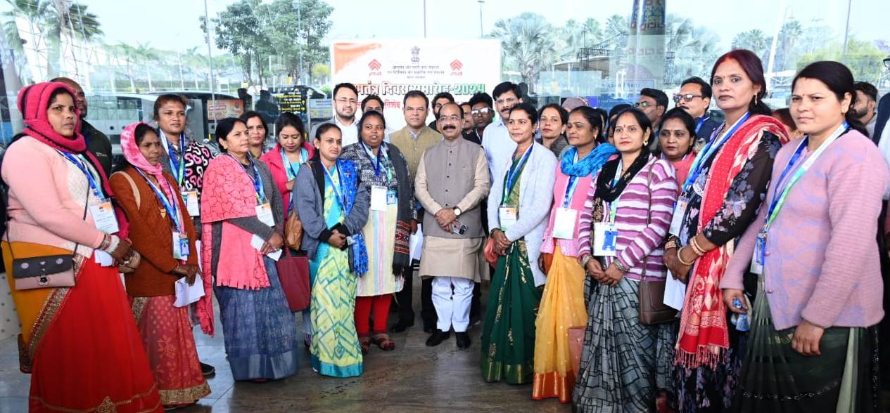 राष्ट्रीय राजधानी में कर्तव्यपथ पर छत्तीसगढ़ की 16 स्वच्छता दीदियां अपने परिजन के साथ देखेंगी गणतंत्र दिवस समारोह